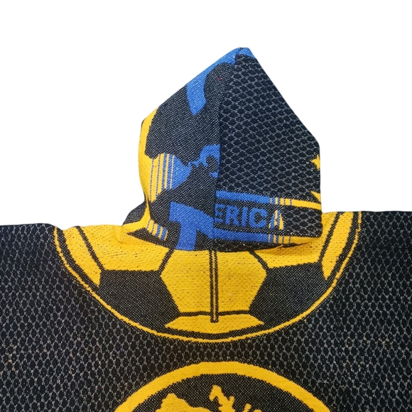 Club America Hooded Poncho with Eagle On Front And Club Logo On Back - Picture 5 of 8